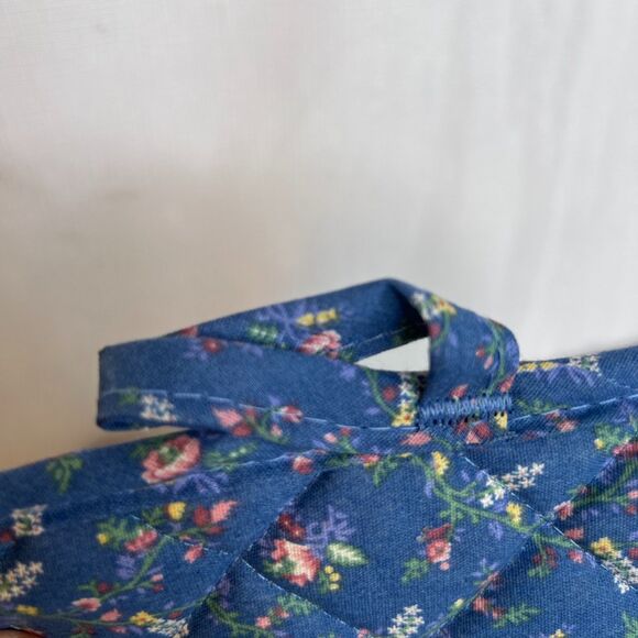 Bunny Potholders Set of 2 Easter Garden VTG Frederick Warne & Co Cottage Core - Picture 9 of 10